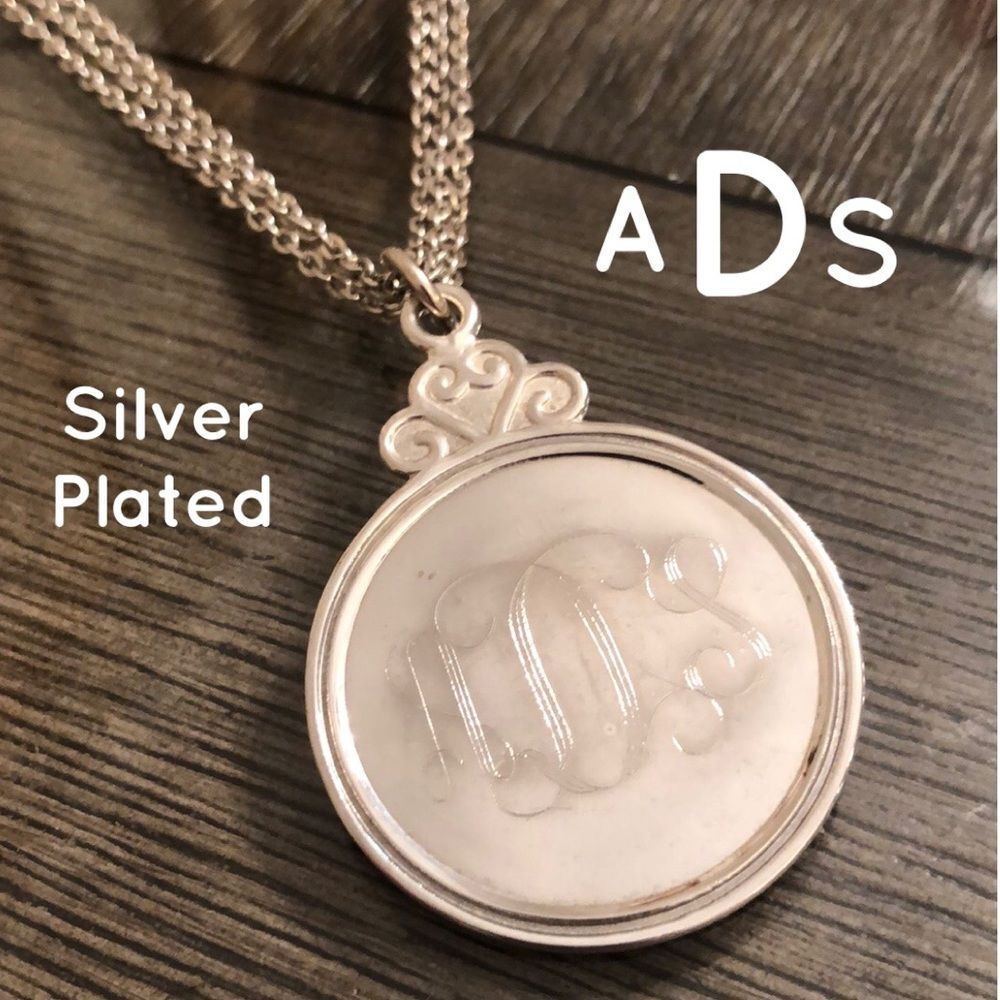 Boutique Style Monogramed Disc Necklace aDs